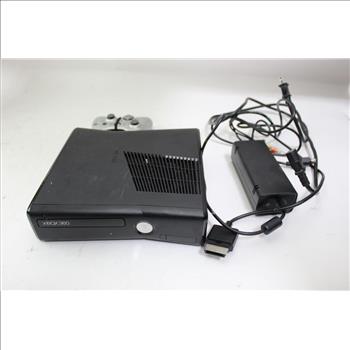 Xbox 360 Console, Skyrim Game, Controller: 3 Items