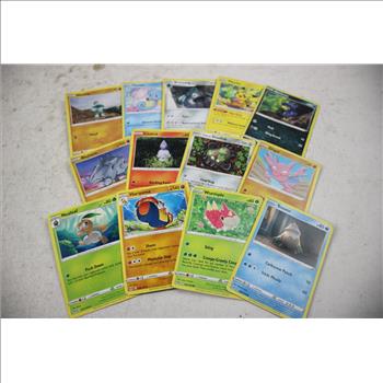 Xbox One Halo 5 Guardians Video Game And Trading Cards Lot, 17 Pieces