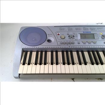 Yamaha Electric Keyboard