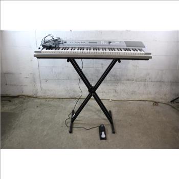 Yamaha Electric Keyboard