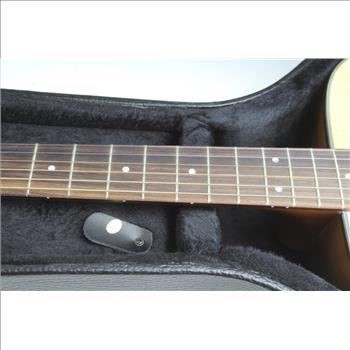 Yamaha F335 Acoustic Guitar