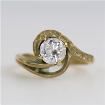 Yellow Metal Clear Stone Fashion Ring