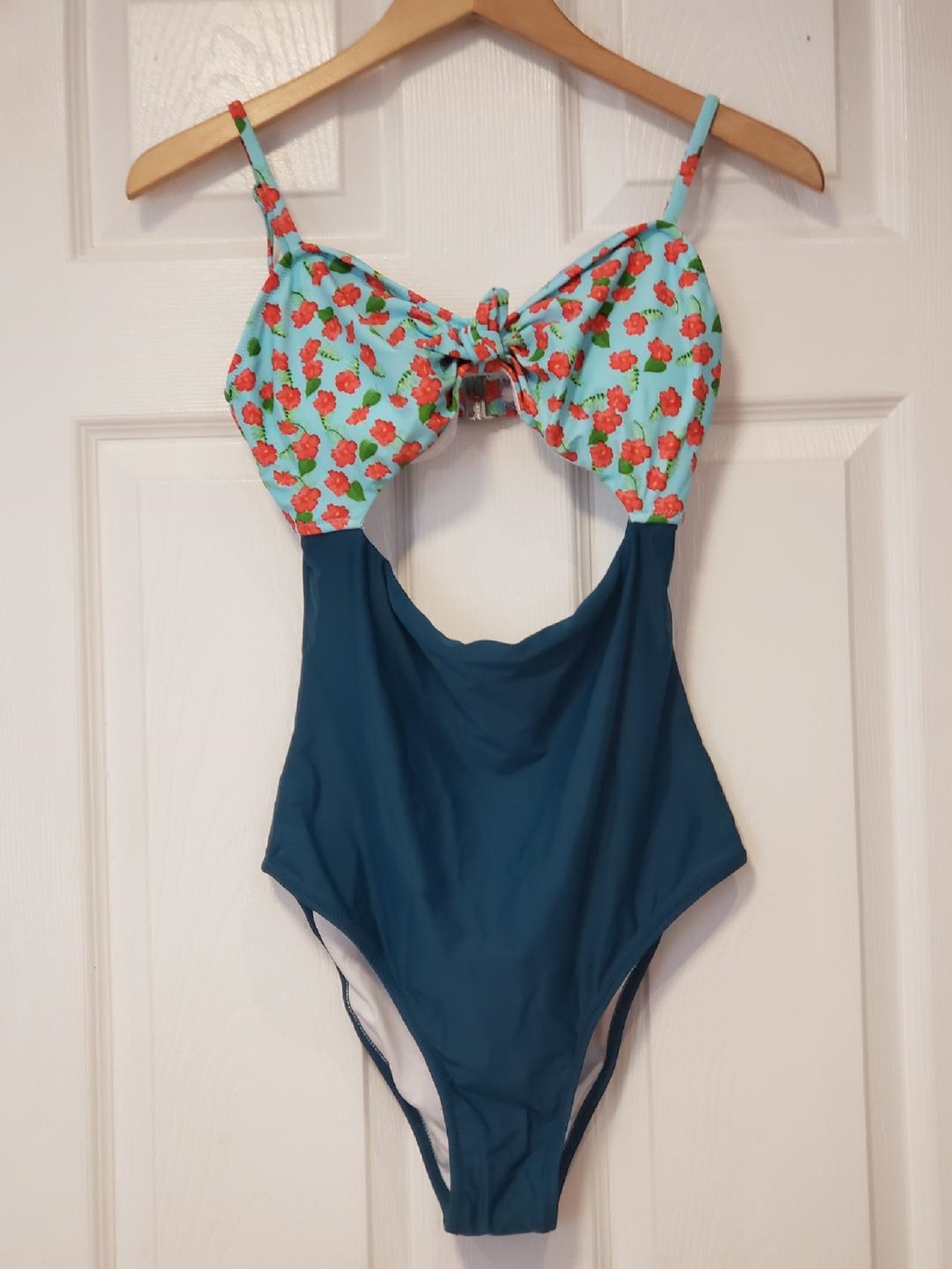 NWT Cupshe One Piece Floral CutOut Maternity Swimsuit Sz Medium