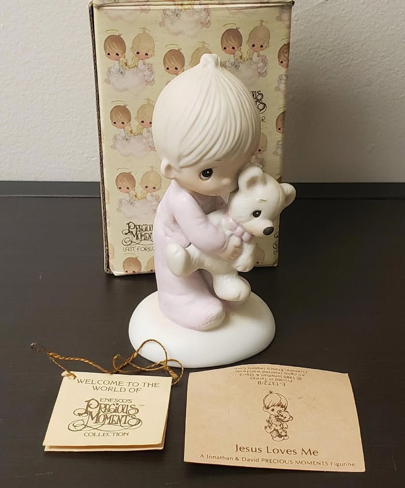 1977 ENESCO Precious Moments "Jesus Loves Me" Boy with Teddy Bear Figurine Taiwan