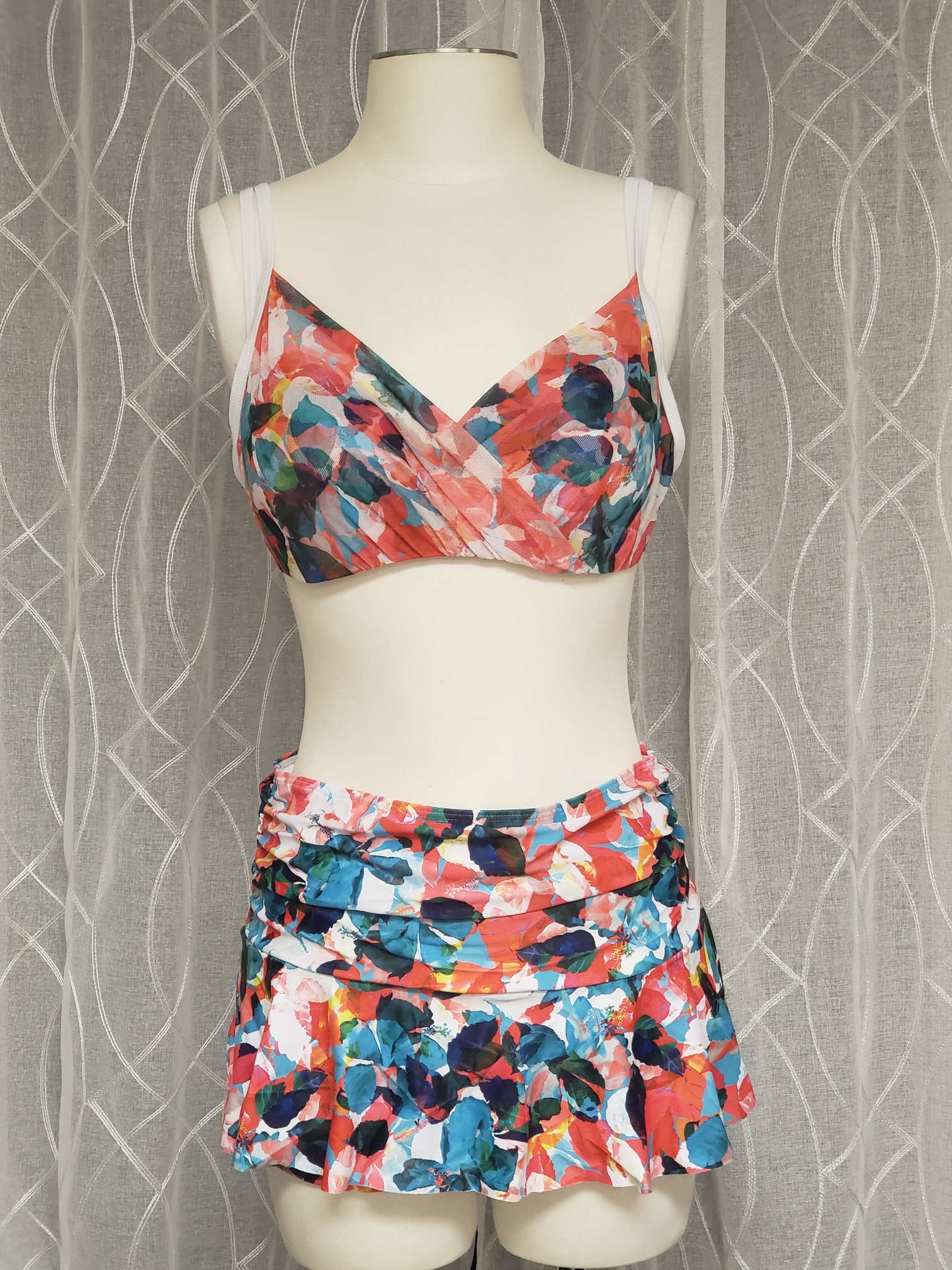 Women's 2-Pc Floral Mesh Overlay Top Ruched Ruffled Skort Bottom Swimwear Sz L