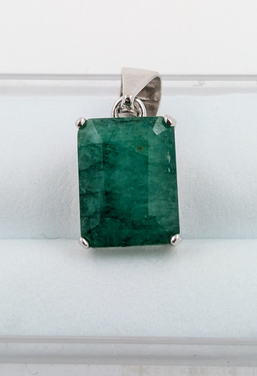 3.1 Carat Emerald Gemstones Appraised $3,169.00