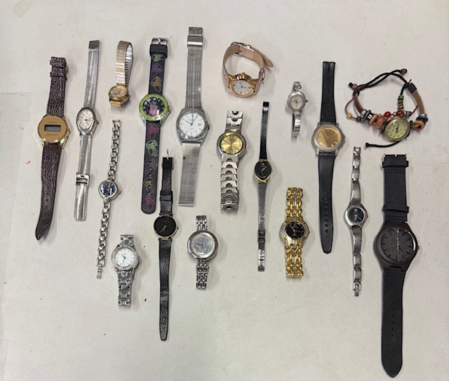 Watches 18 Pieces Unclaimed from Pawn Shop