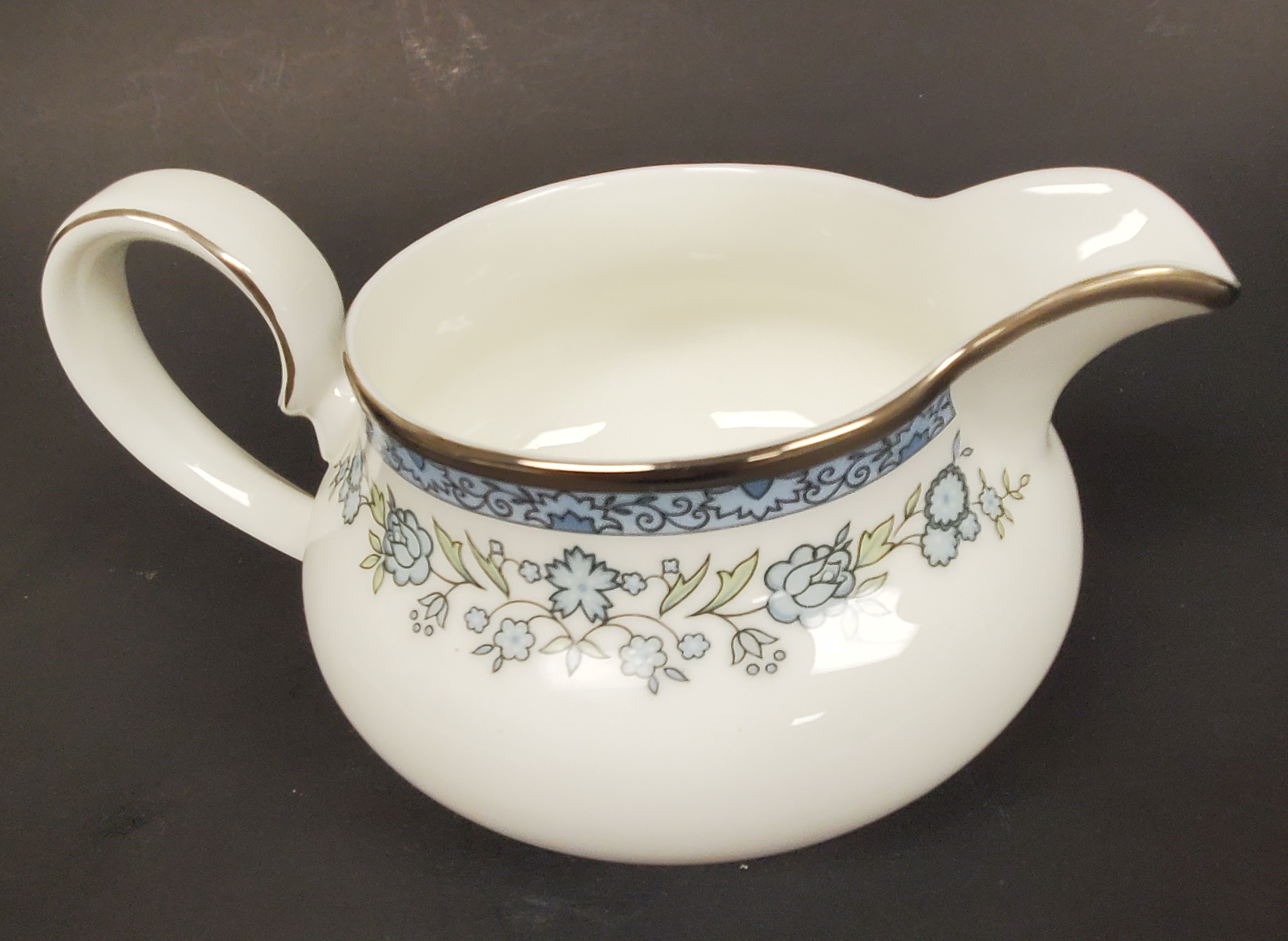 Vintage 1975 Royal Doulton Stamford England Bone China Gravy Dish H5040