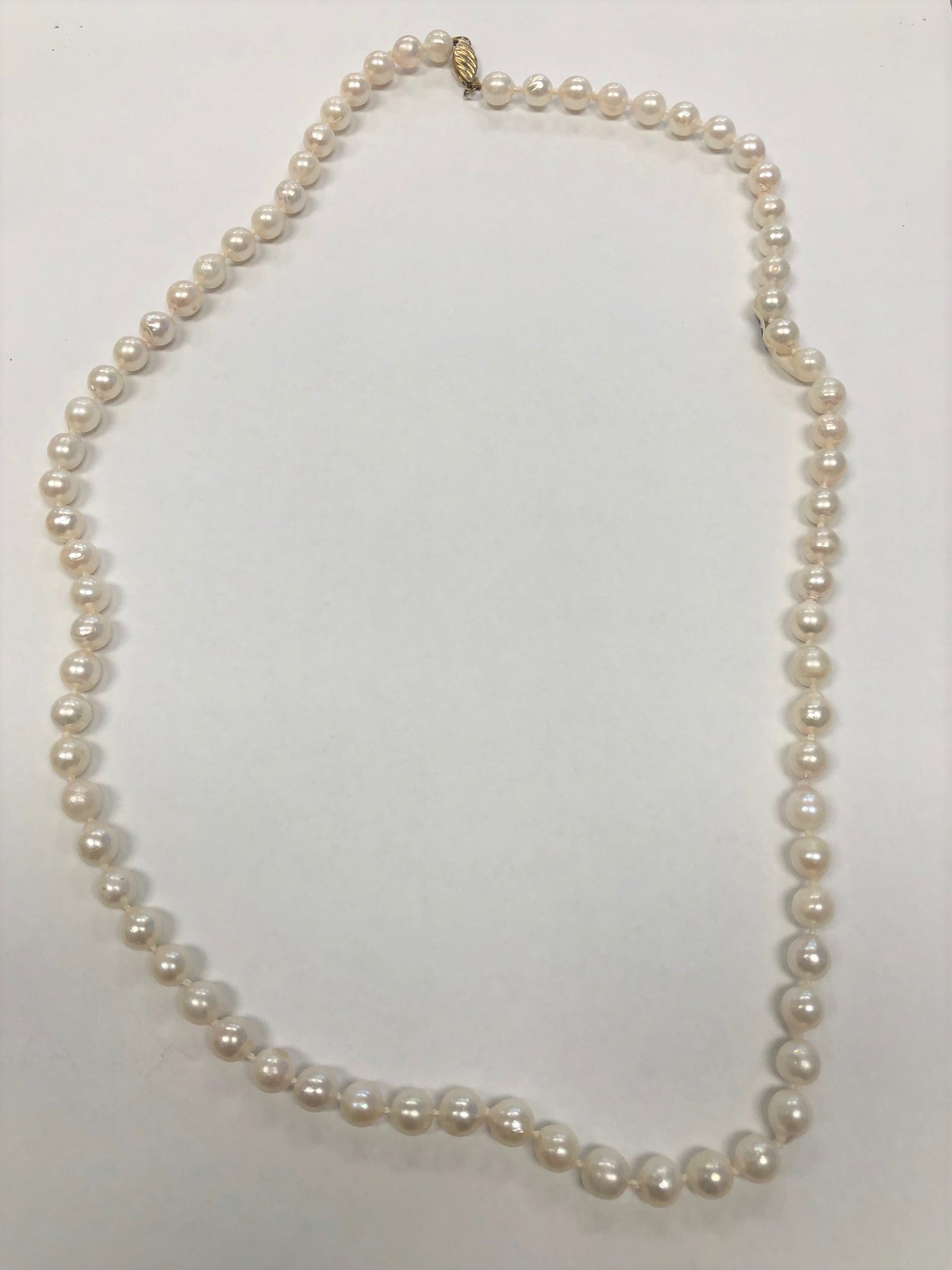 Akoya Cultured Pearl Necklace Appraised 1,400.00 Property Room