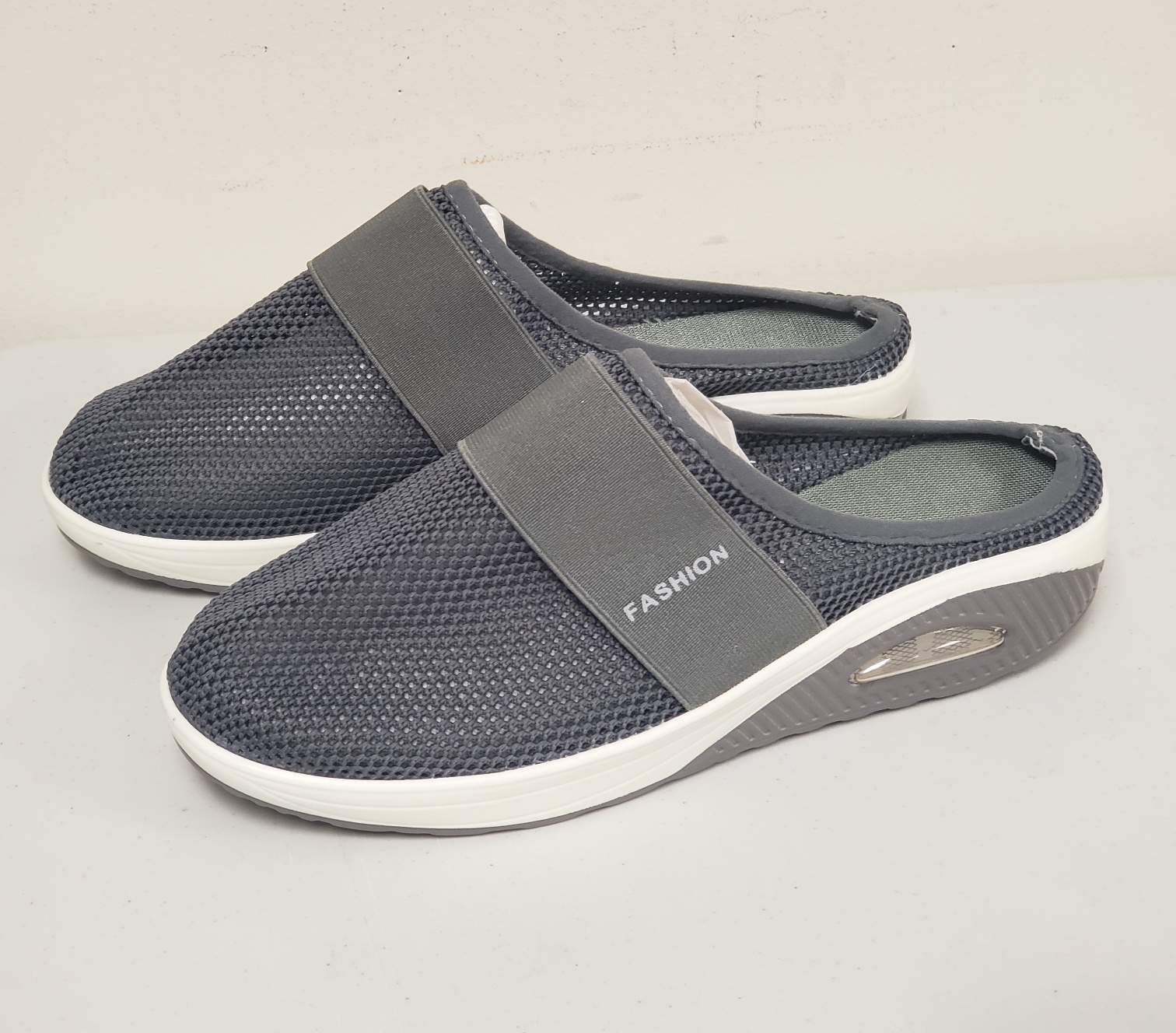 Women's Fashion Gray Mesh Breathable Slip-On Shoes Sz 9-US, Made in China