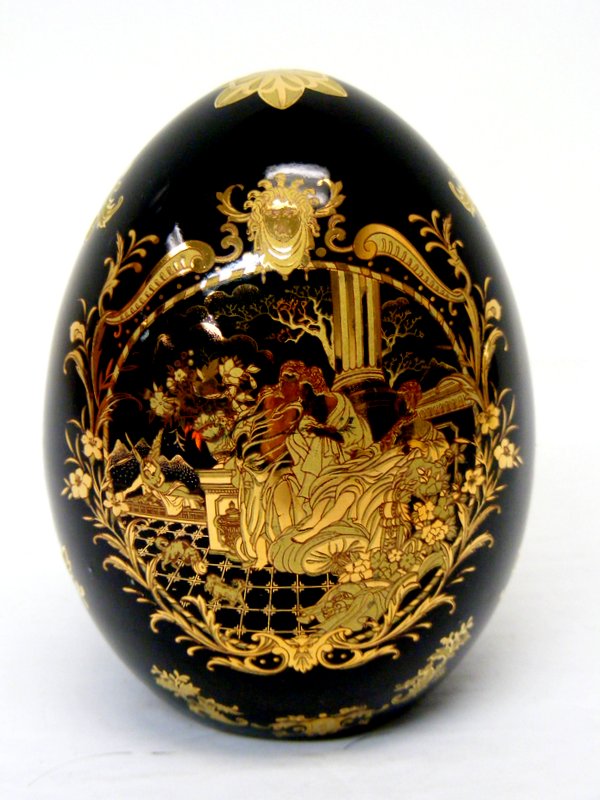 Satsuma Porcelain Egg Property Room