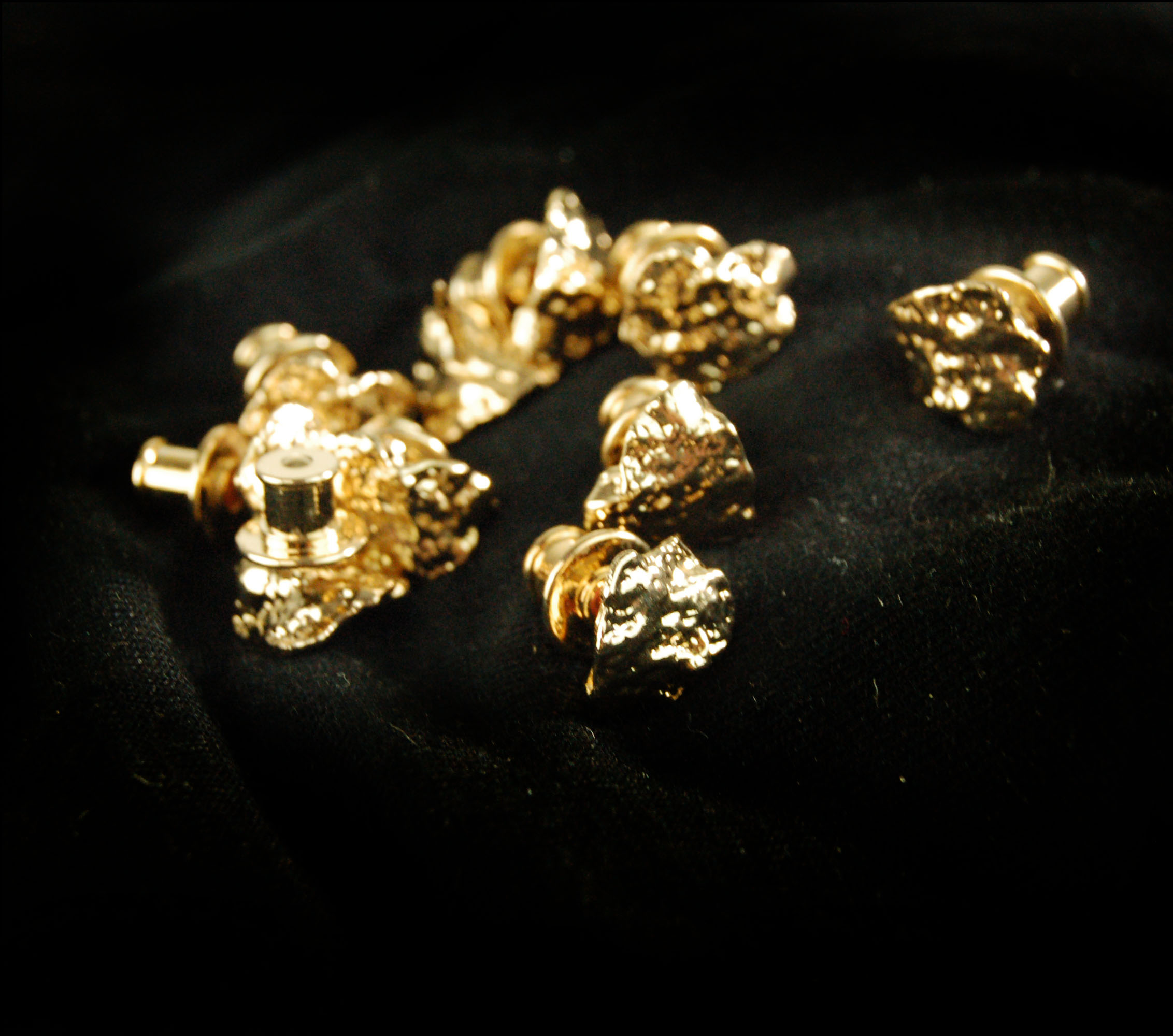 GOLD PLATED GOLD NUGGET TIE/LAPEL PINS 5 In Package Property Room