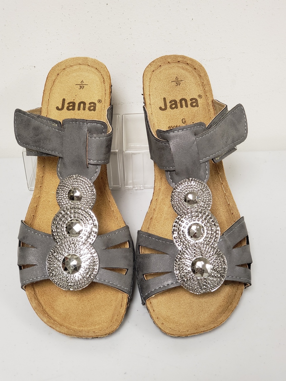 Jana Women's Silver Metal Plate Decor Faux Leather Strap Heel Sandals Sz 8-US, Germany