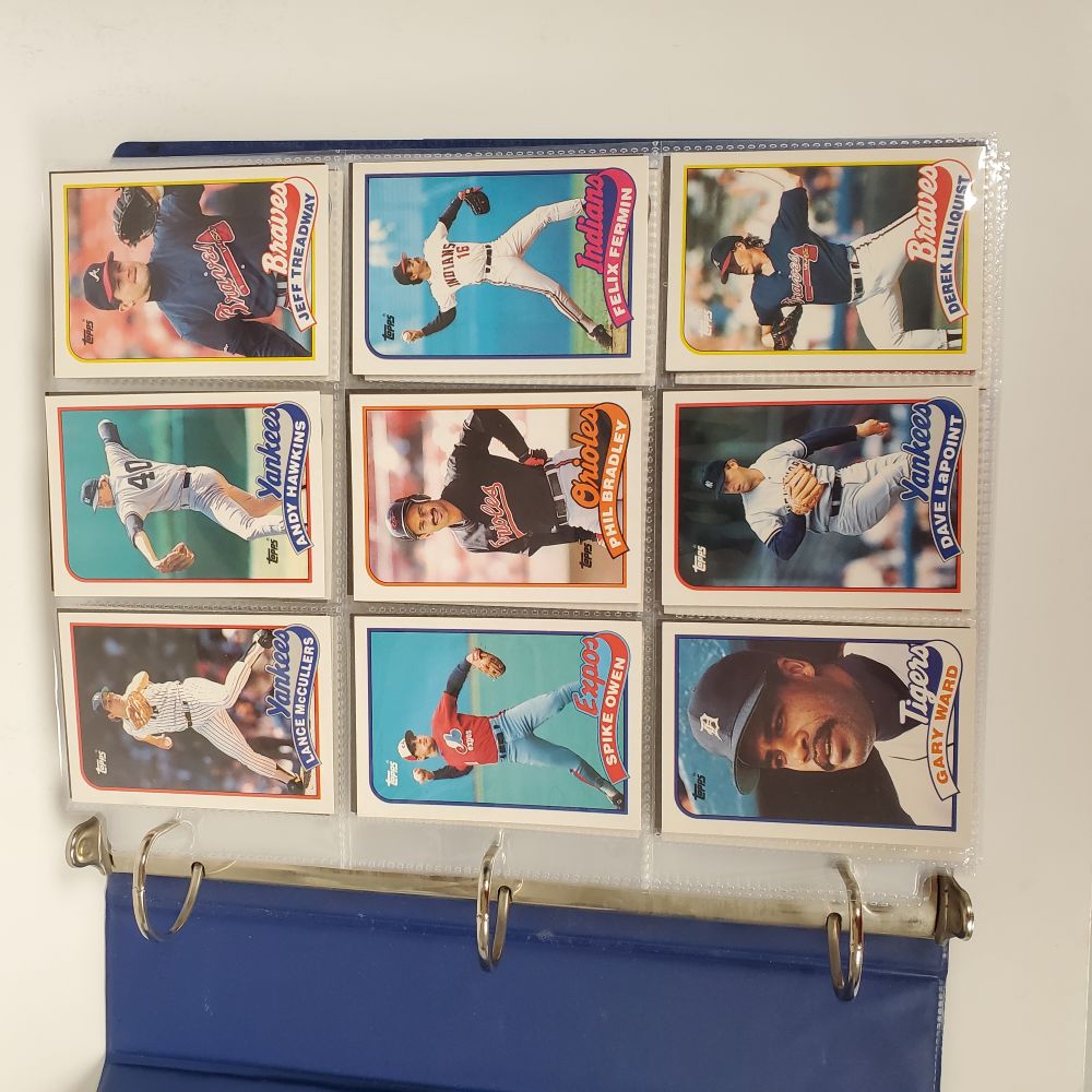 Vintage 1989 Topps MLB Baseball Trading Card Lot Binder of 450 PCS