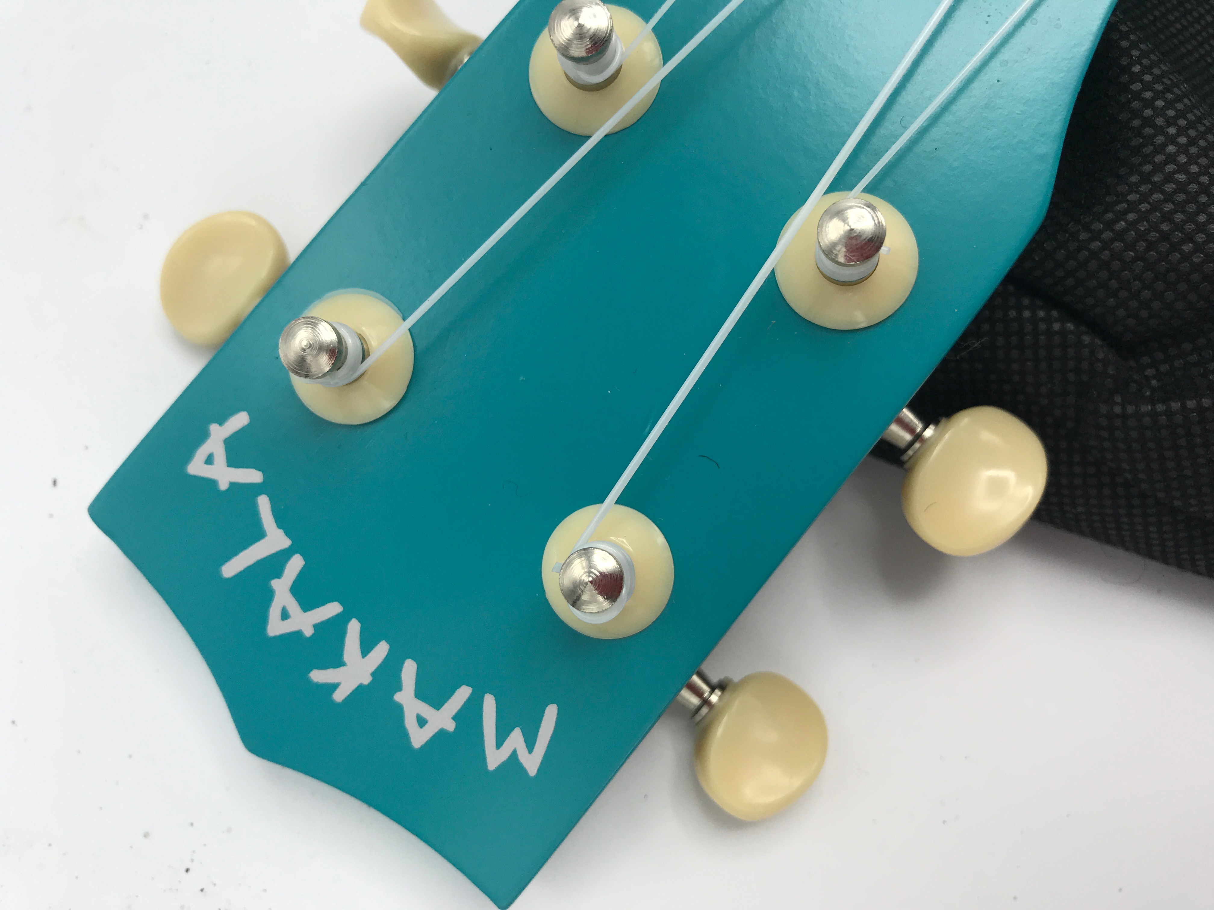 Kala Makala Shark Sopránové ukulele Fialová - Muziker