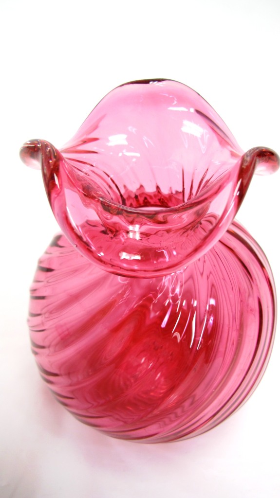 Vintage Fenton Glass Hand Blown Cranberry Tulip Flower Vase Property Room