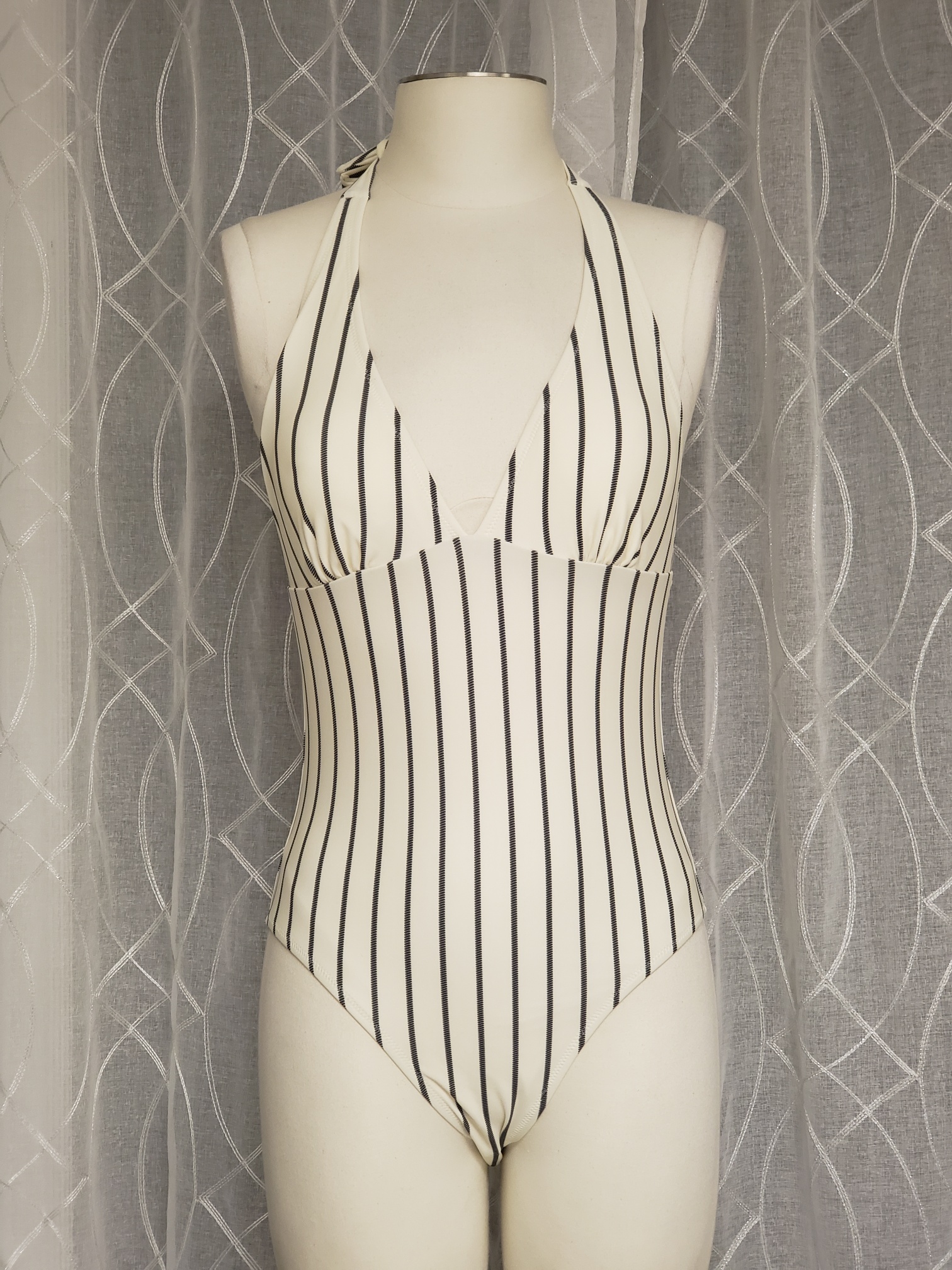 NWT Cupshe Women's Tie Halter Stripes V-Neck One Piece Bathing Suit Sz M, China