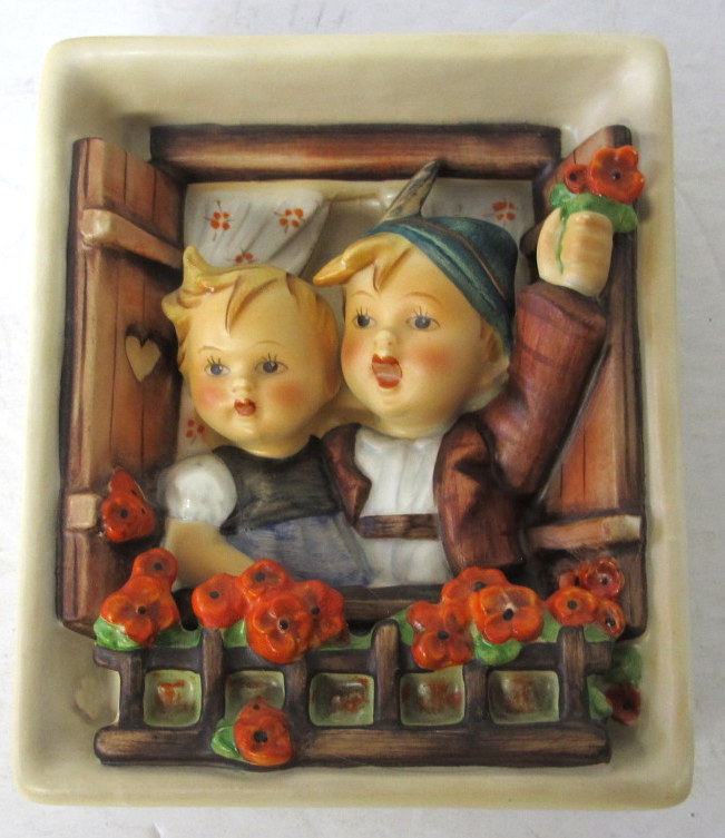 Rare Goebel Hummel "Vacation Time" Wall Plaque Property Room