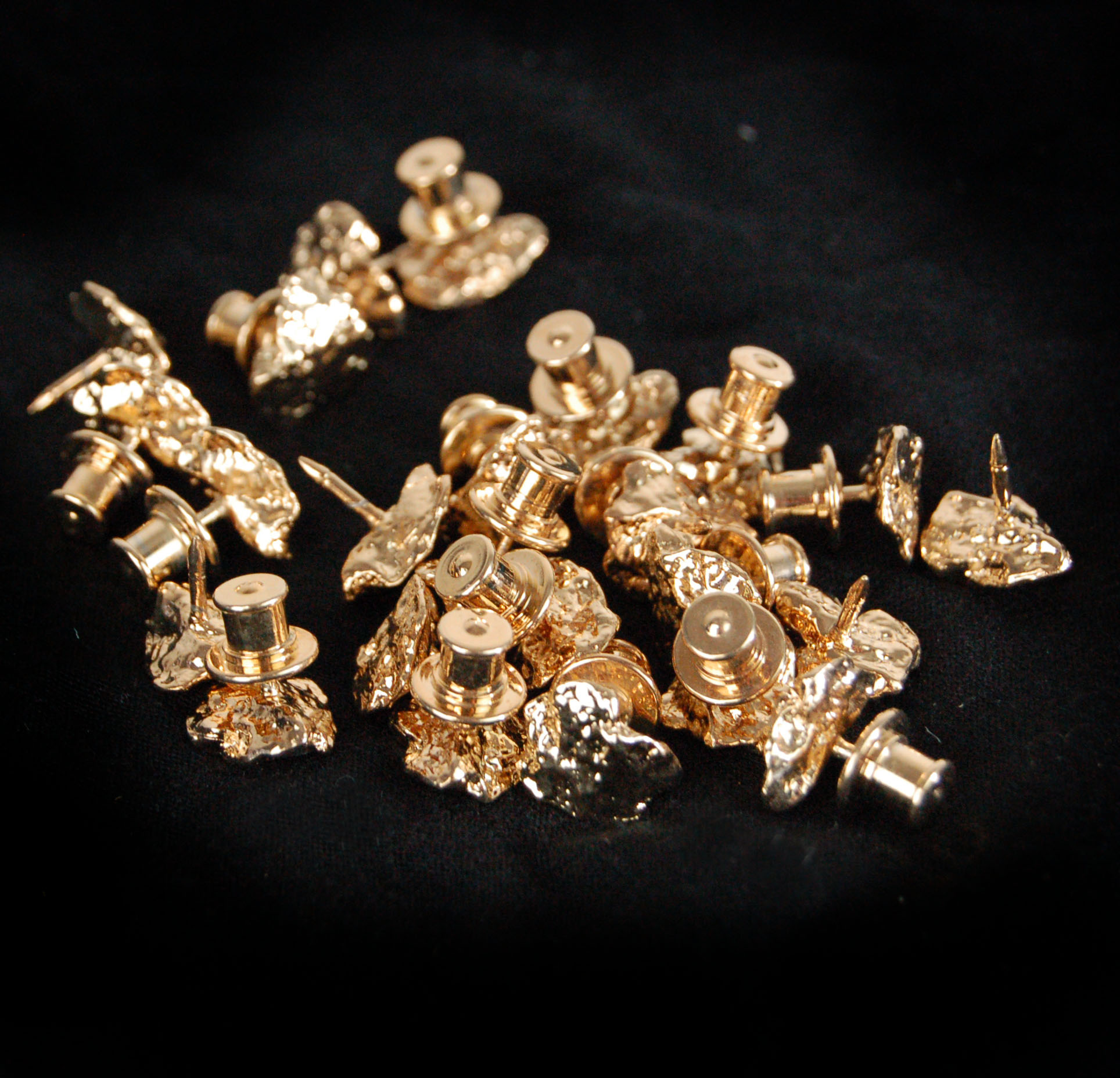 25 GOLD PLATED GOLD NUGGET TIE/LAPEL PINS Property Room