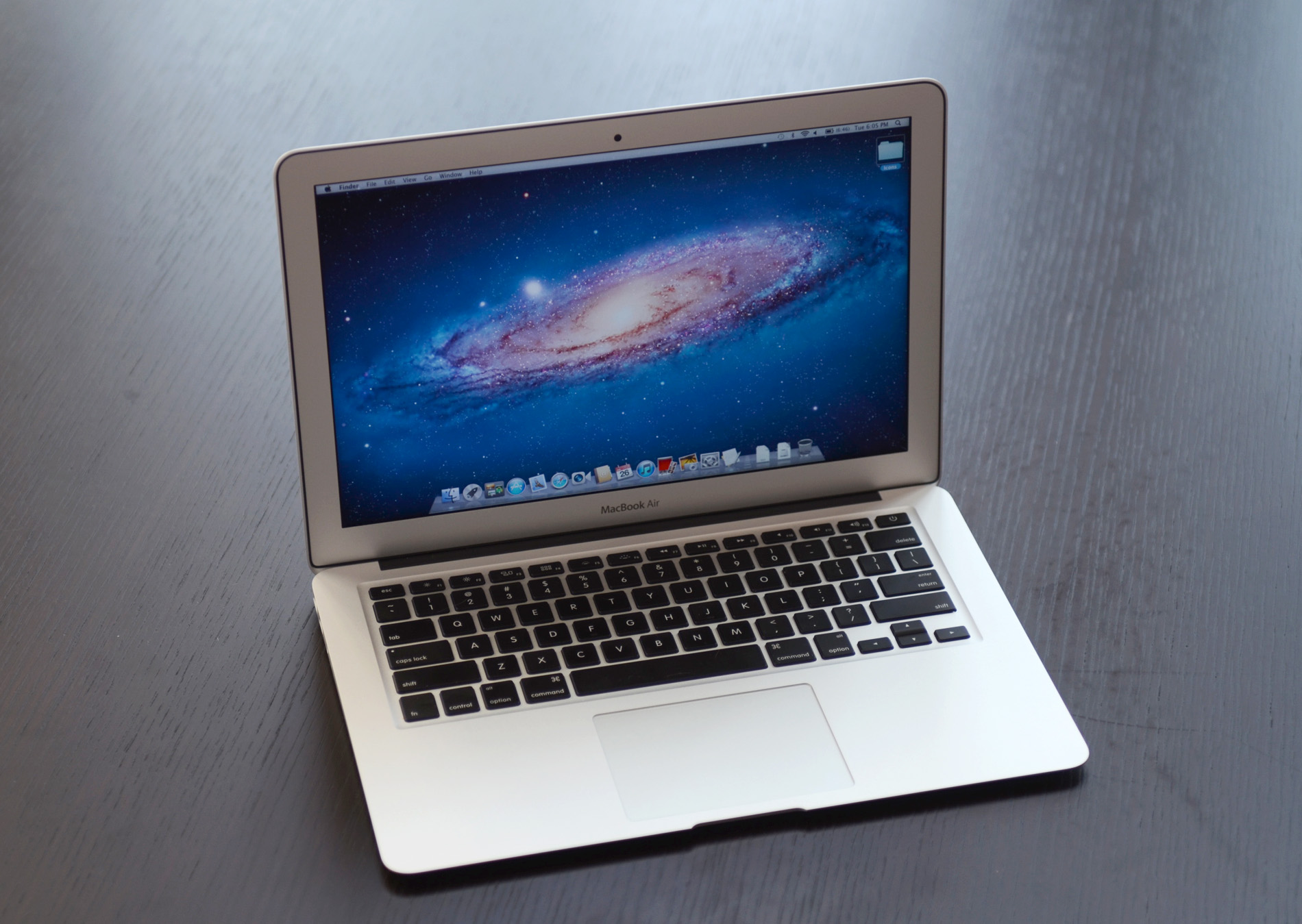 Macbook Air 13 Inch Mid 11 Used Broken Screen Property Room Macbook Air 13 Inch Mid 11 Used Broken Screen Property Room