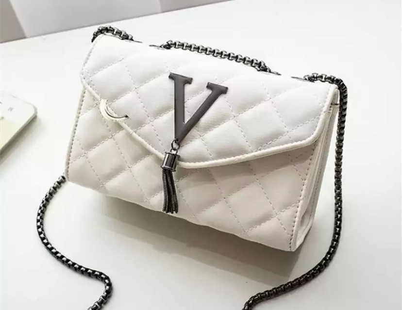 NWOT SHEIN WHITE CROSSBODY PURSE Property Room