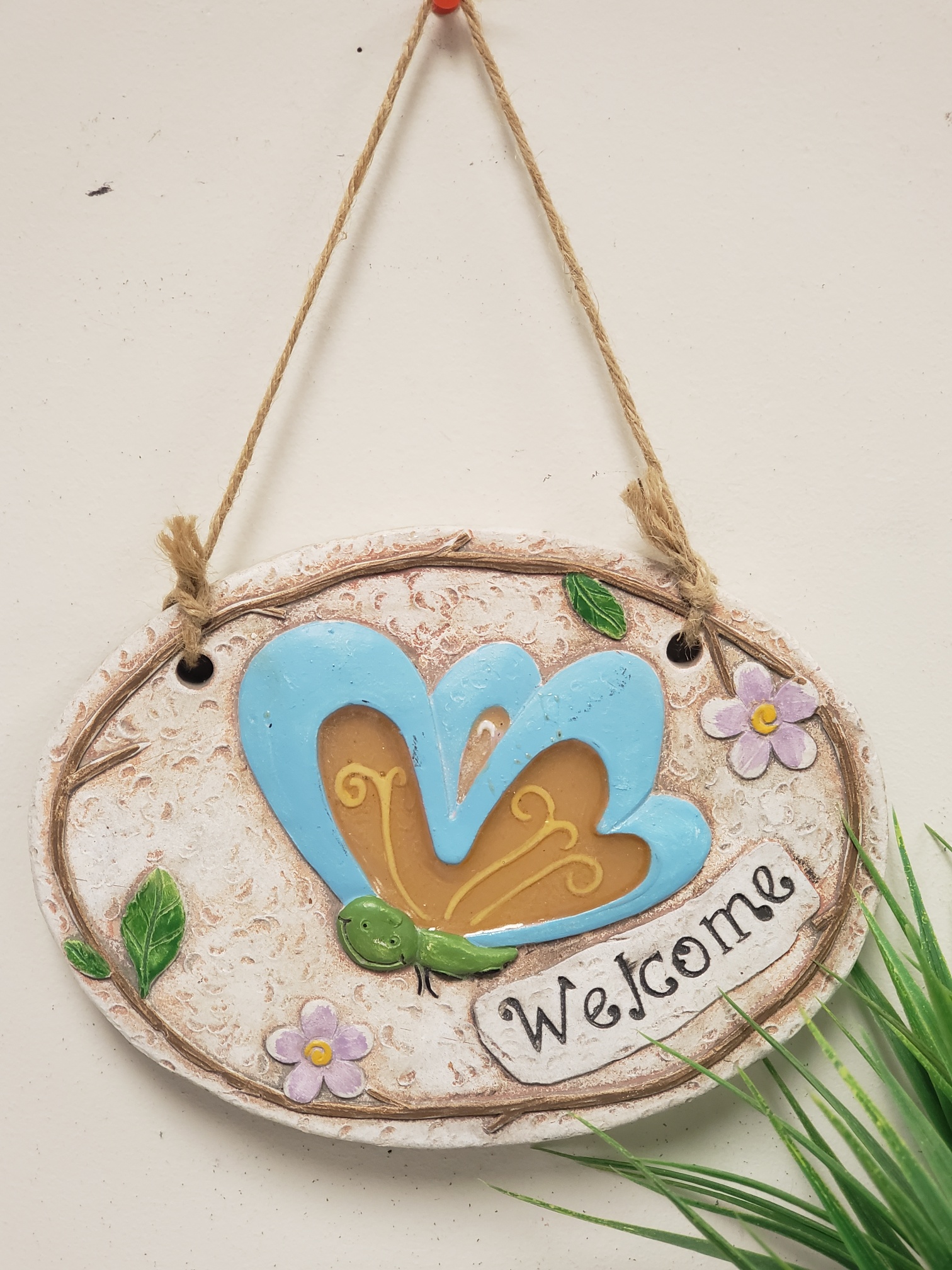 NWT Hand Painted Welcome Sign 3D Butterfly Floral Oval Shaped Concrete Home/Garden Decor