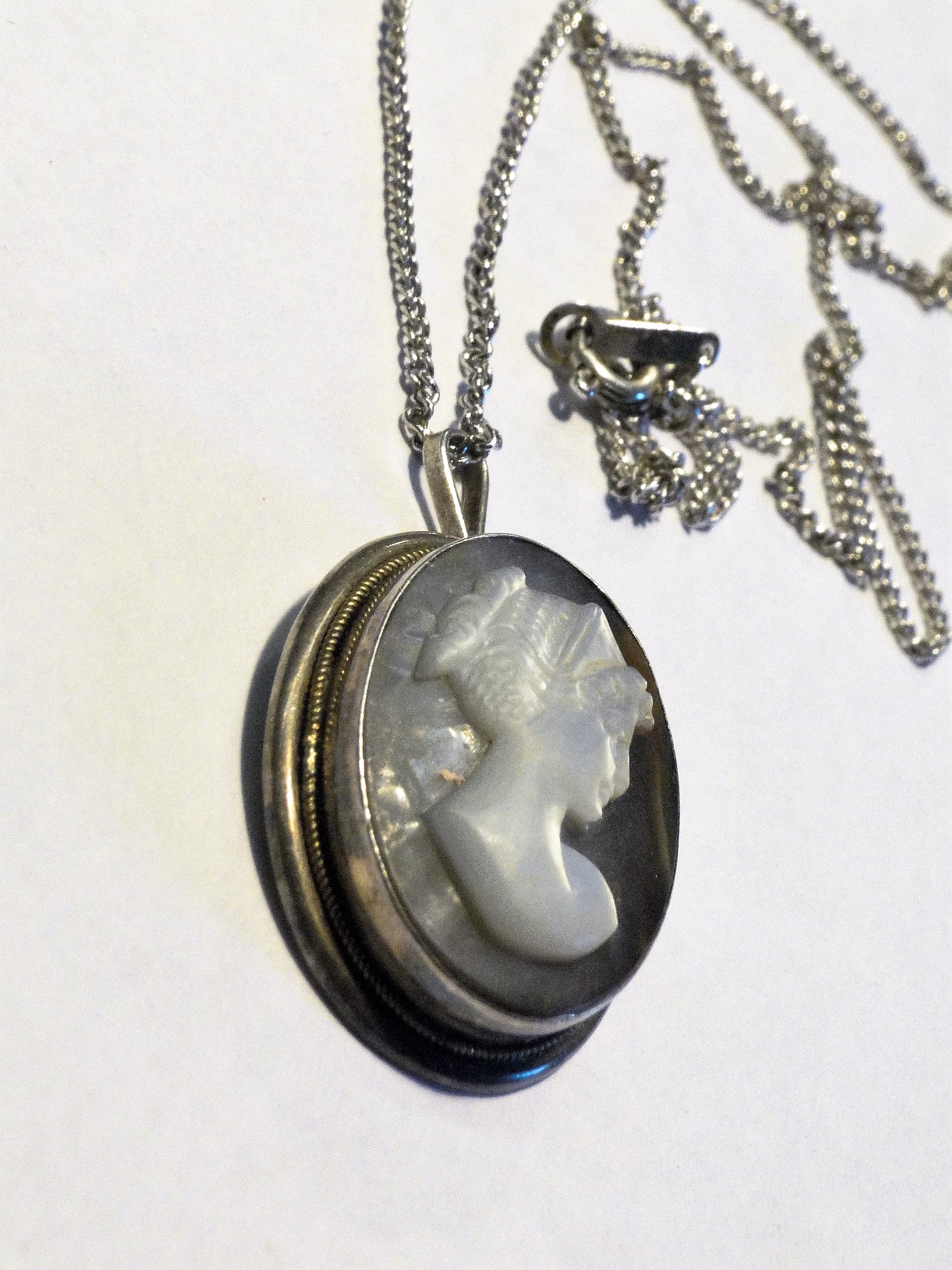 Antique c1900-1910 Sterling Silver Cameo Pendant Necklace | Property Room