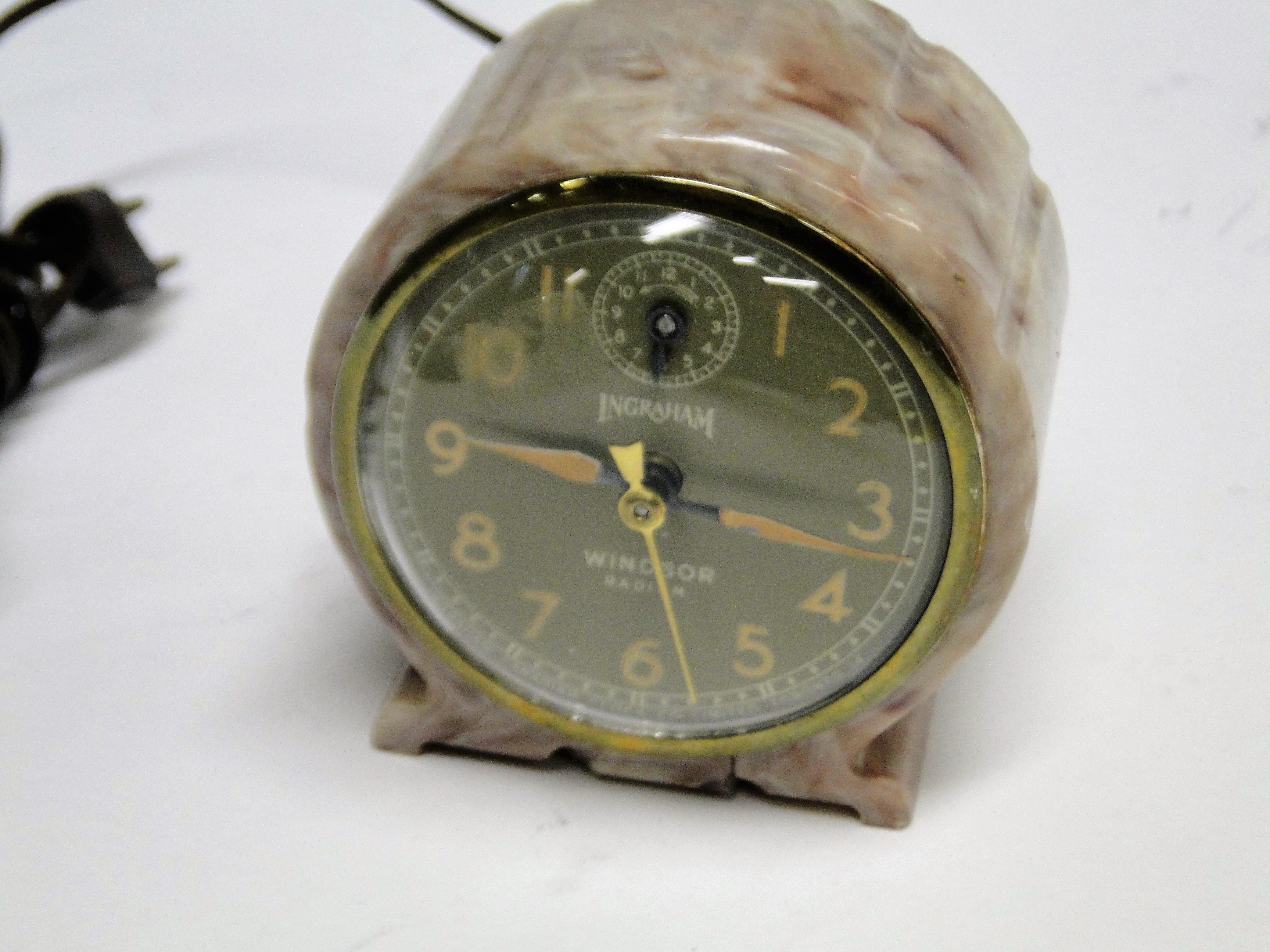 Vintage Ingraham Electric Clock Windsor Radium Property Room