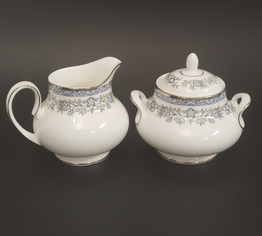 Vintage Royal Doulton Tableware Ltd 1975 Stamford H.5040 English Fine Bone China Sugar Bowl and Creamer Set, Made in England