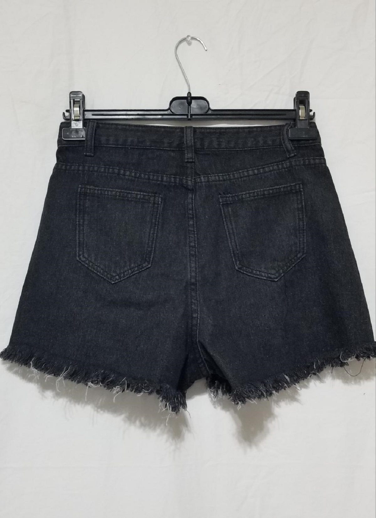 WOMEN'S BLACK RIPPED DENIM SHORTSMEDIUM Property Room