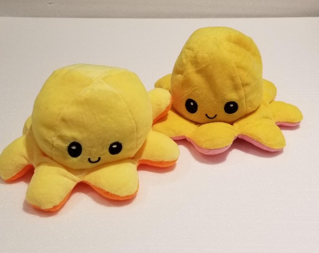 2Pieces Reversible Octopus Design Pet Plush Toys Property Room