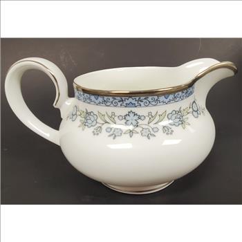 Vintage 1975 Royal Doulton Stamford England Bone China Gravy Dish H5040