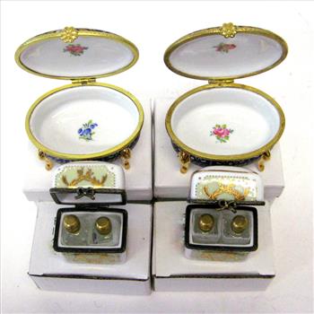 4 Porcelain Pill Box with 18kt Gold Inlay