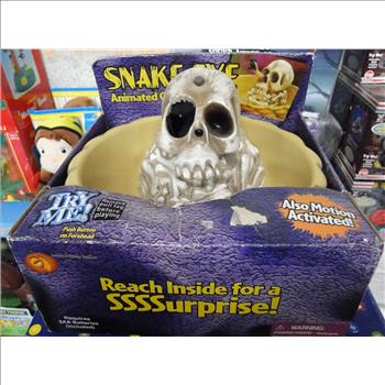 Collector's Snake Eye Motion Activated Skull