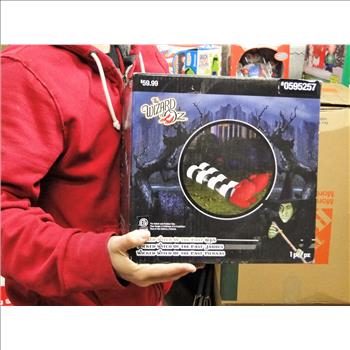 NEW 6 Foot. Wizard of Oz Wicked Witch of the East Legs Airblown Inflatable That Lights Up! $150.00