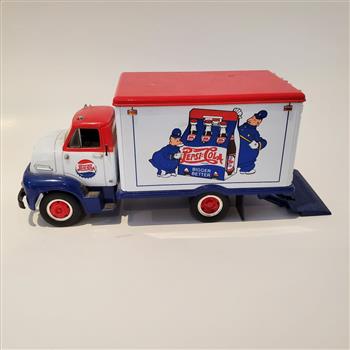 Vintage 1:34 1st First Gear Pepsi Cola 1953 FORD C-600 Straight Delivery Truck