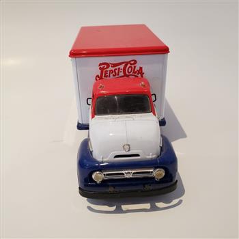Vintage 1:34 1st First Gear Pepsi Cola 1953 FORD C-600 Straight Delivery Truck