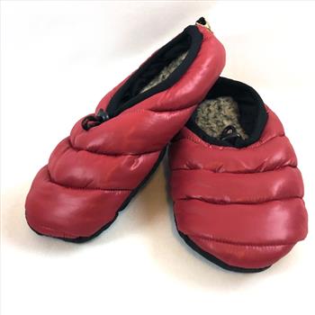 AEO - American Eagle Outfitters Puffer Slippers - Size L - Unisex - Retail $70.00