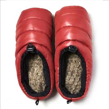 AEO - American Eagle Outfitters Puffer Slippers - Size L - Unisex - Retail $70.00