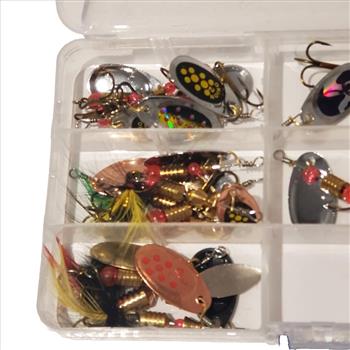30 Pcs of Spinner Fishing Lures Various Sizes With Case