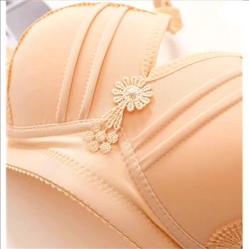NWT, Women Beige Wireless Bra Size 29 Cup B