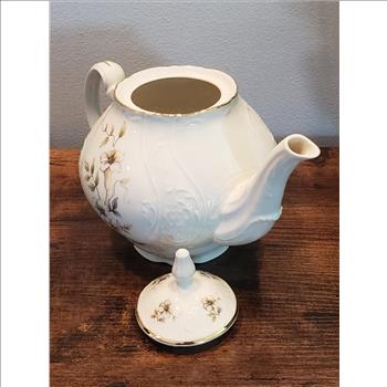 VTG Blossom Bernadotte  Porcelain Fine China Teapot-Made in Czechoslovakia