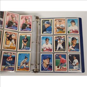 Vintage 1989 Topps MLB Baseball Trading Card Lot Binder of 450 PCS
