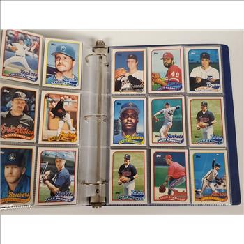 Vintage 1989 Topps MLB Baseball Trading Card Lot Binder of 450 PCS