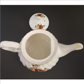 Vintage Sadler Windsor Made in China Floral Gold Trim Pattern Swirl Design Fine Porcelain Lidded Teapot