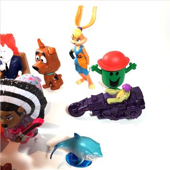 Lot of 12 Various Figures Toys