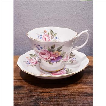 Vintage Royal Albert Bone China Tea Cup and Saucer Set - Made in England