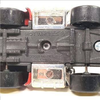 Vintage 2001 Mattel Hot Wheels Red Semi Truck Cap Die Cast 3.5