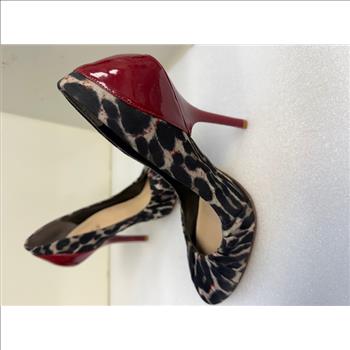 Guess Ladies Shoes Sz 6M