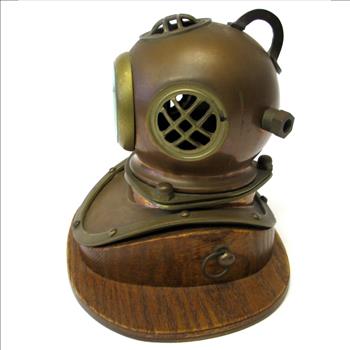 Vintage Deep Sea Diver's Helmet Clock